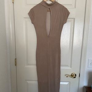 Naked wardrobe midi. Taupe size small